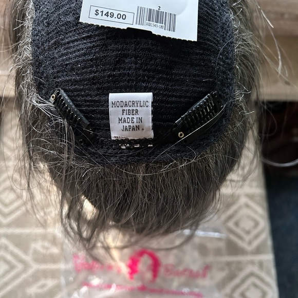 Taylor top piece wig topper Godiva’s Secret Smokey Frost New - Picture 9 of 12